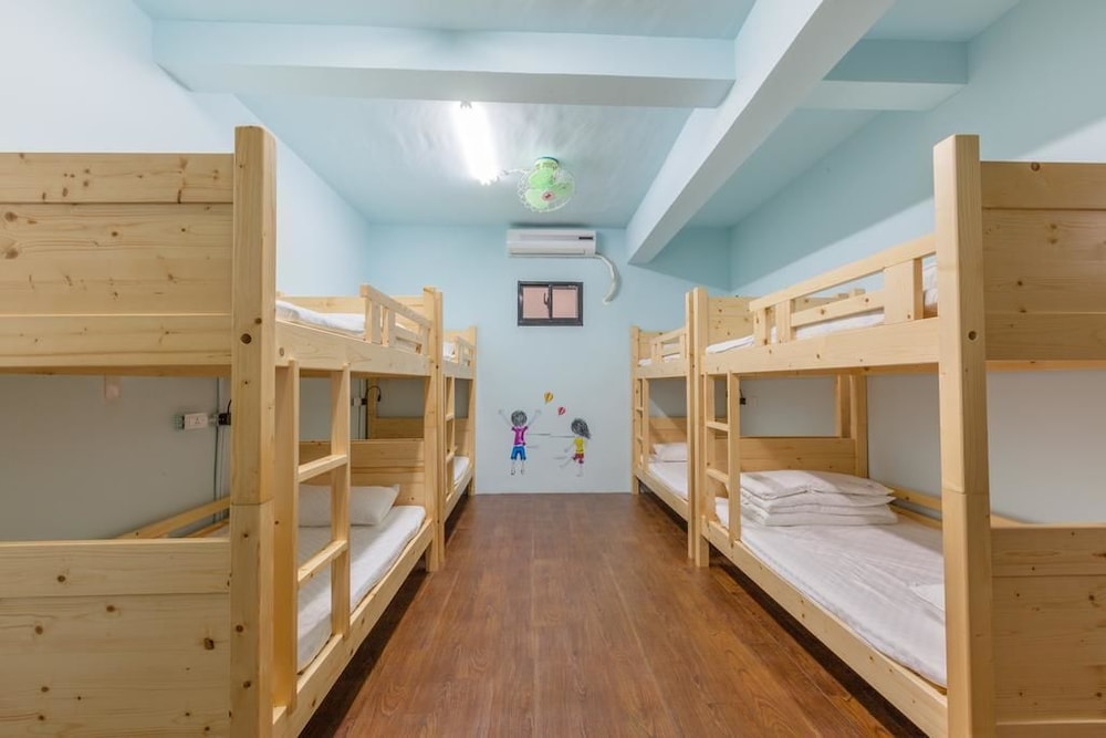 GoldenHouse Hostel