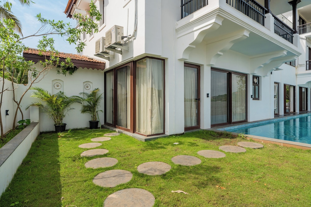 ELIVAAS VILLA FLEUVE