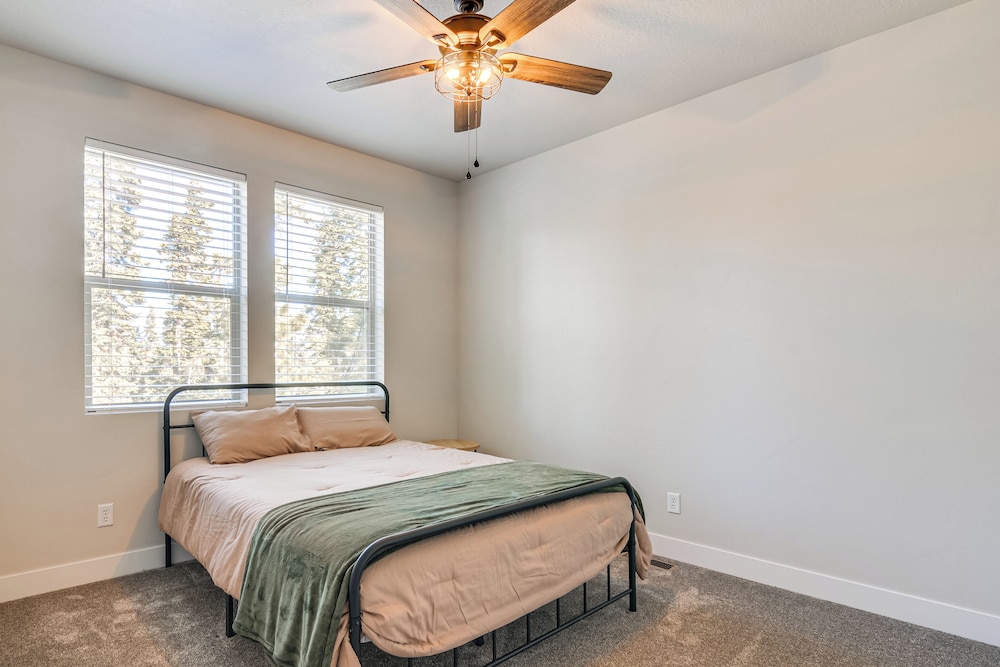 Near Lakes & Trails: Cabin in Duck Creek Village!