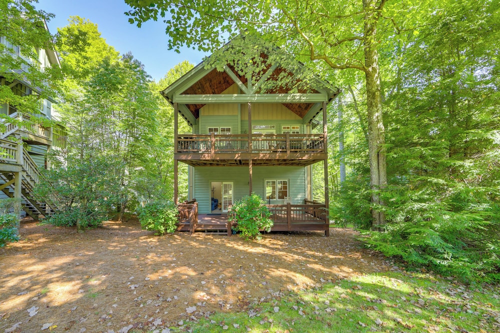 Play Golf & Tennis: Family Escape in Cashiers!