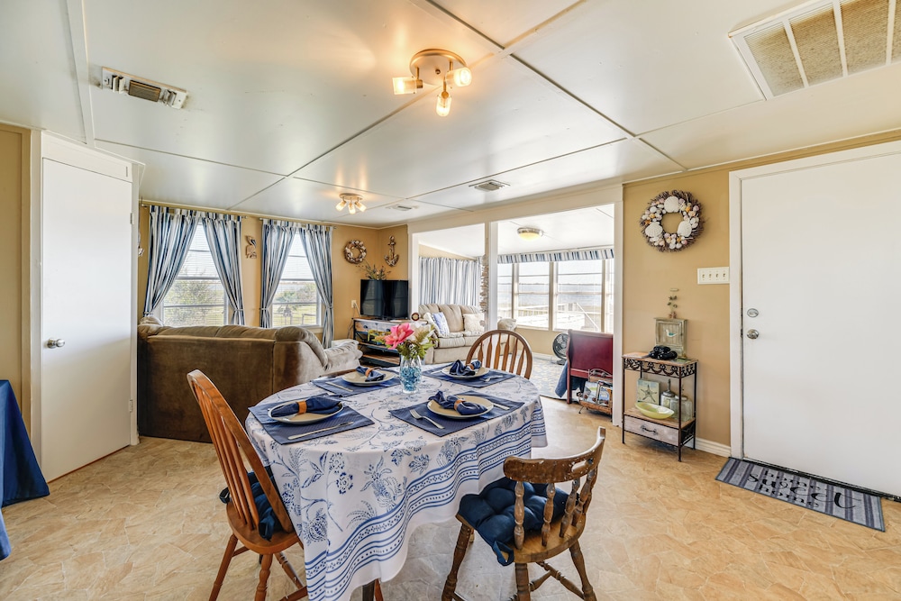 Powderhorn Lake House w/ Grill + Water Views!