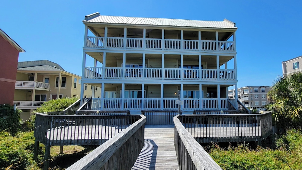 Sandcastle Beach Club Unit 4