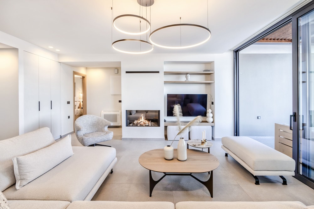 Villa Luxury Heaven - With Heated Pool