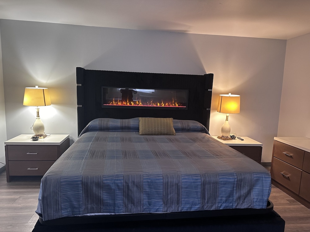 Capital O Elite Inn & Suites South Holland I 94 view 2