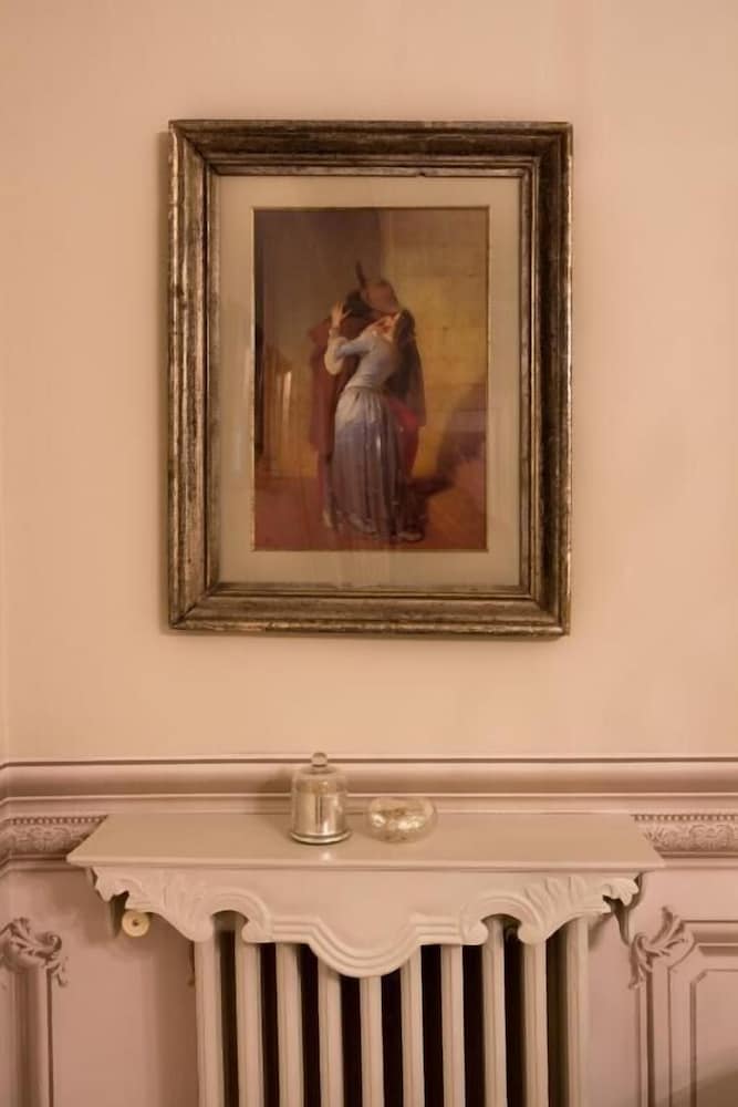 Αn enchanting residence in front of the Juliet house