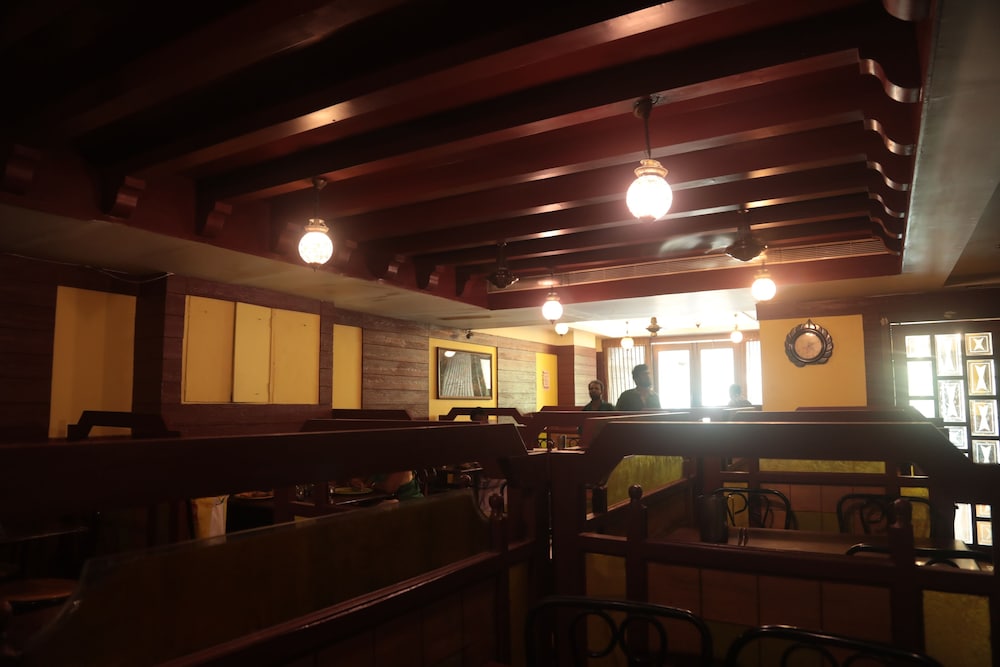 Food & Beverage