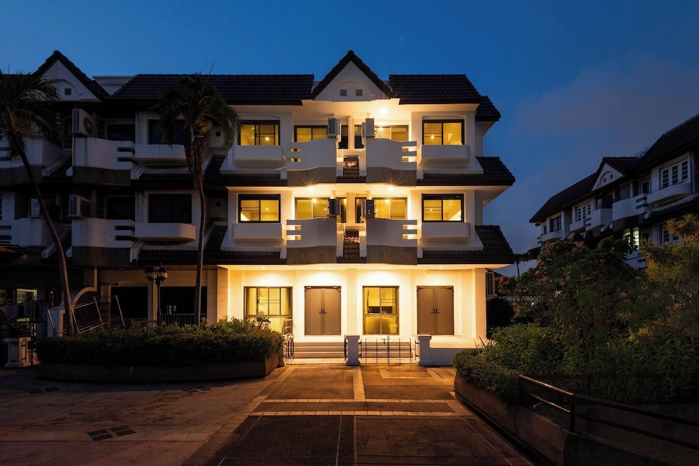 Stylish 5BR Poolhouse & Theater 2mins to BTS