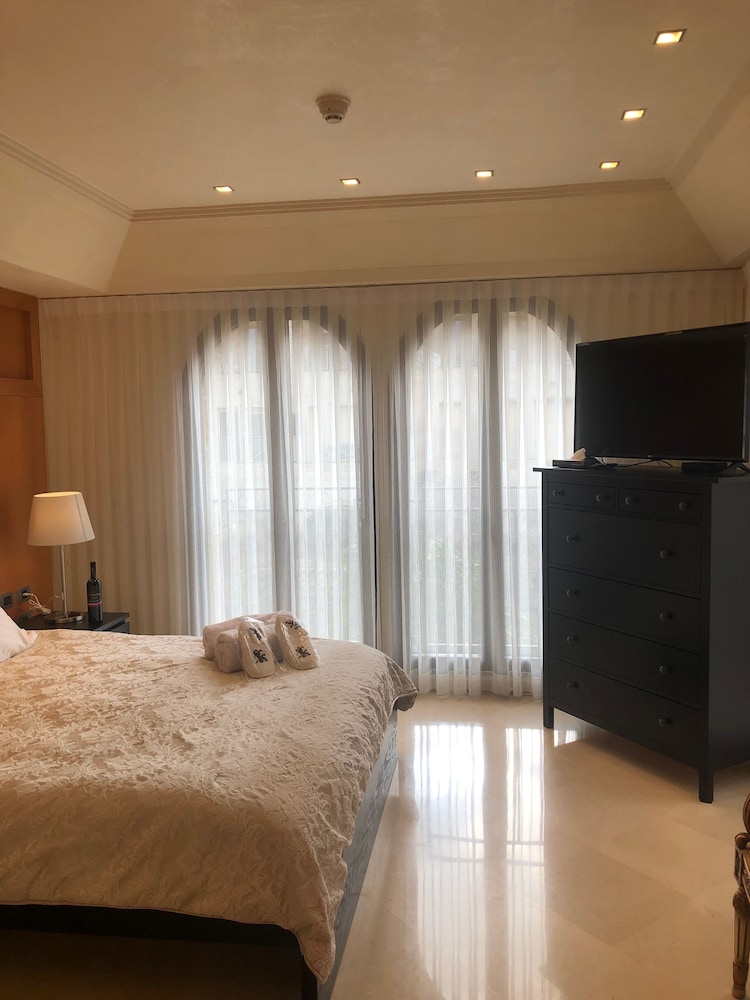 Mamilla's Penthouse