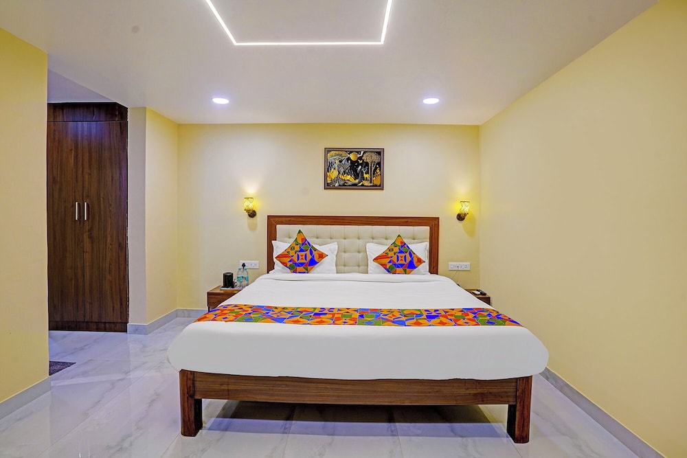 Fabhotel Ojas Inn