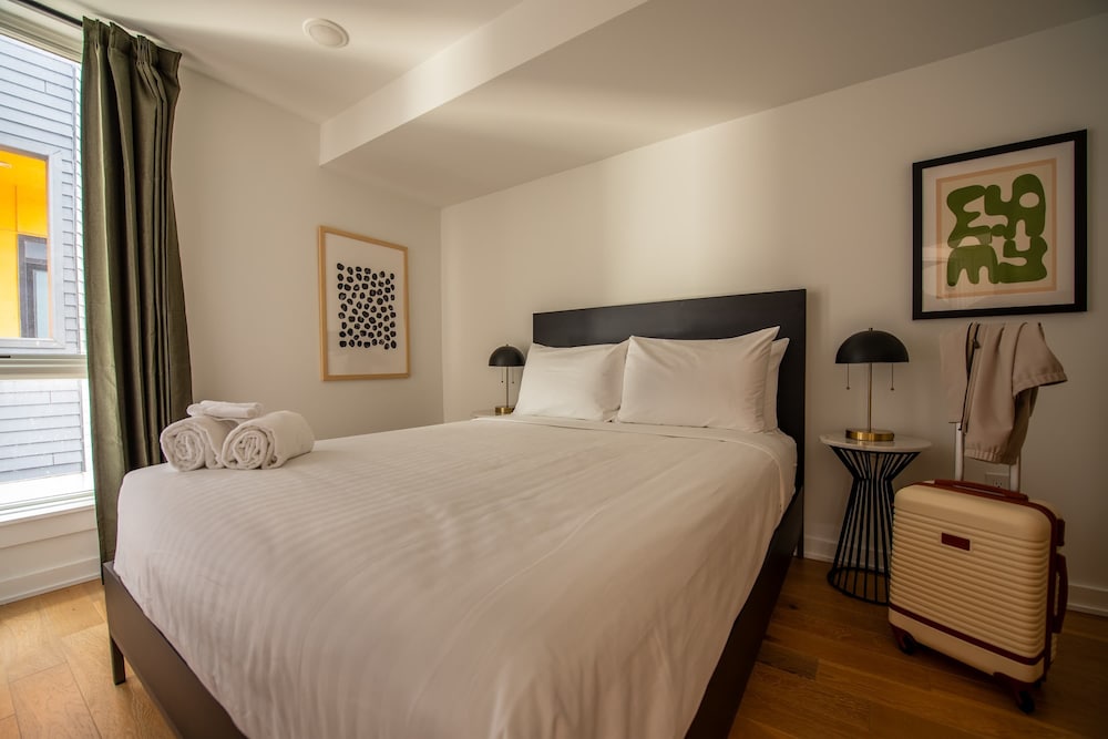 Sosuite 2BR Apt w W D Newly Renovated