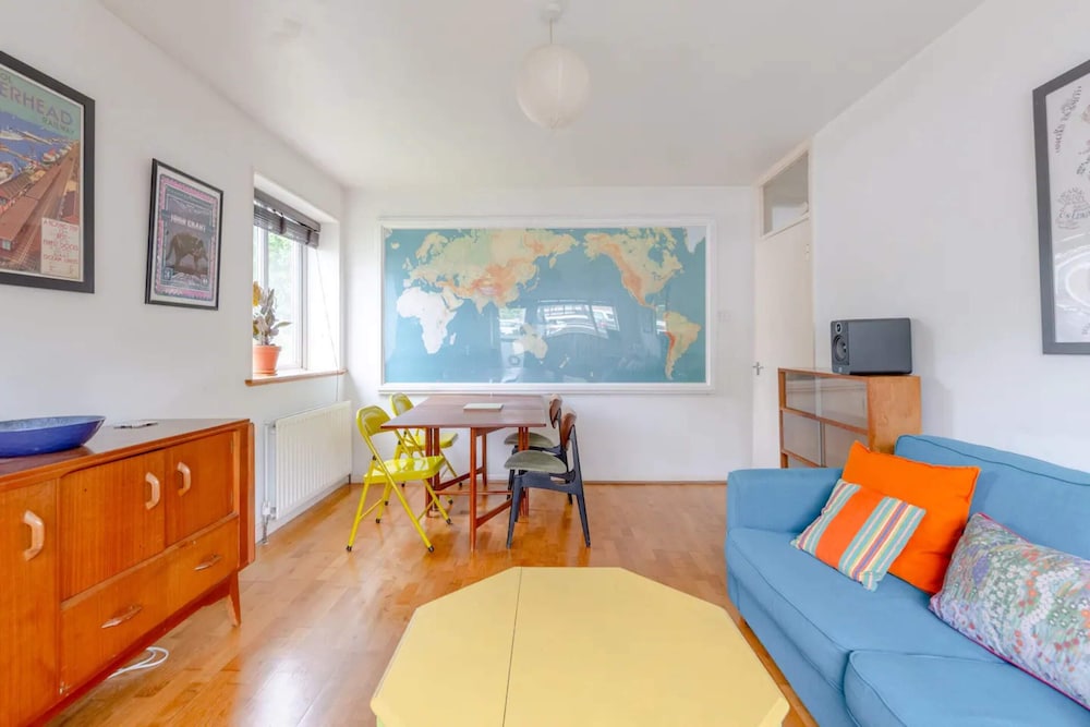 Cosy 2BD Flat - New Cross