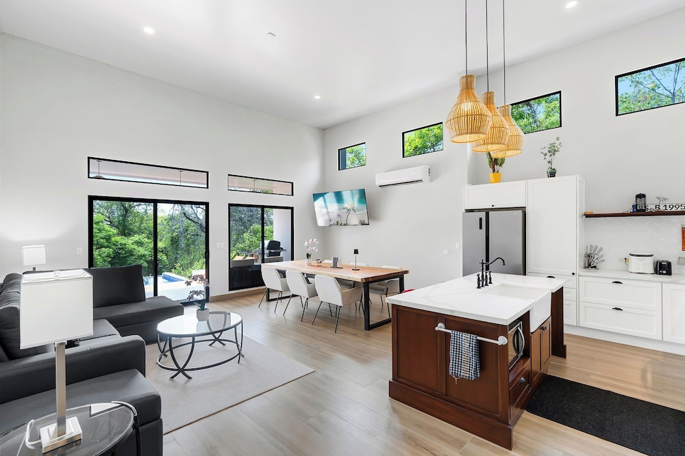 Villa with Minimalist Design & Scenic Deck with Private Infinity Pool and Jungle Views