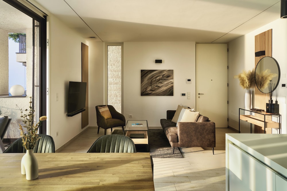 SalvatoreHomes - Torri del Benaco