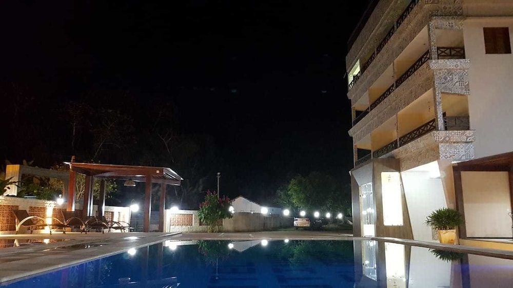 Hotel Cantinho Das Flores view 2