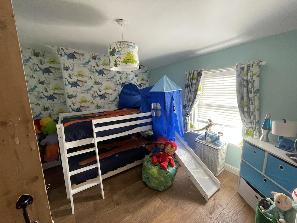 Immaculate 3-bed House in Bridgnorth view 2