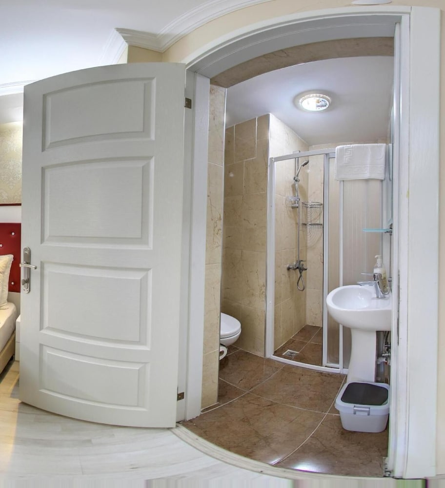 Cihangir Palace - Image 39