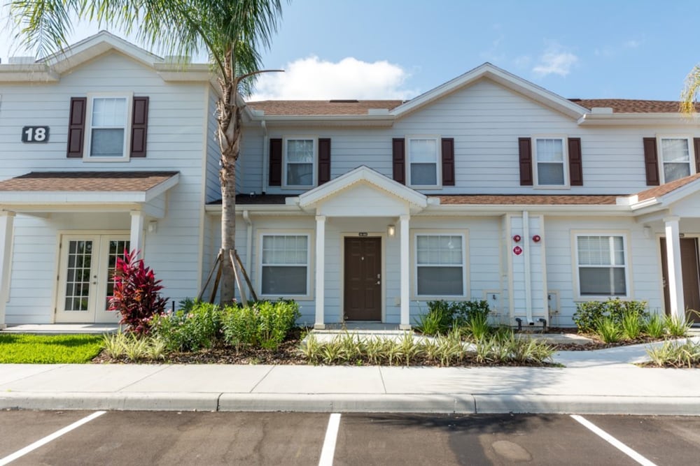 Lucaya Village 5362 - Image 1