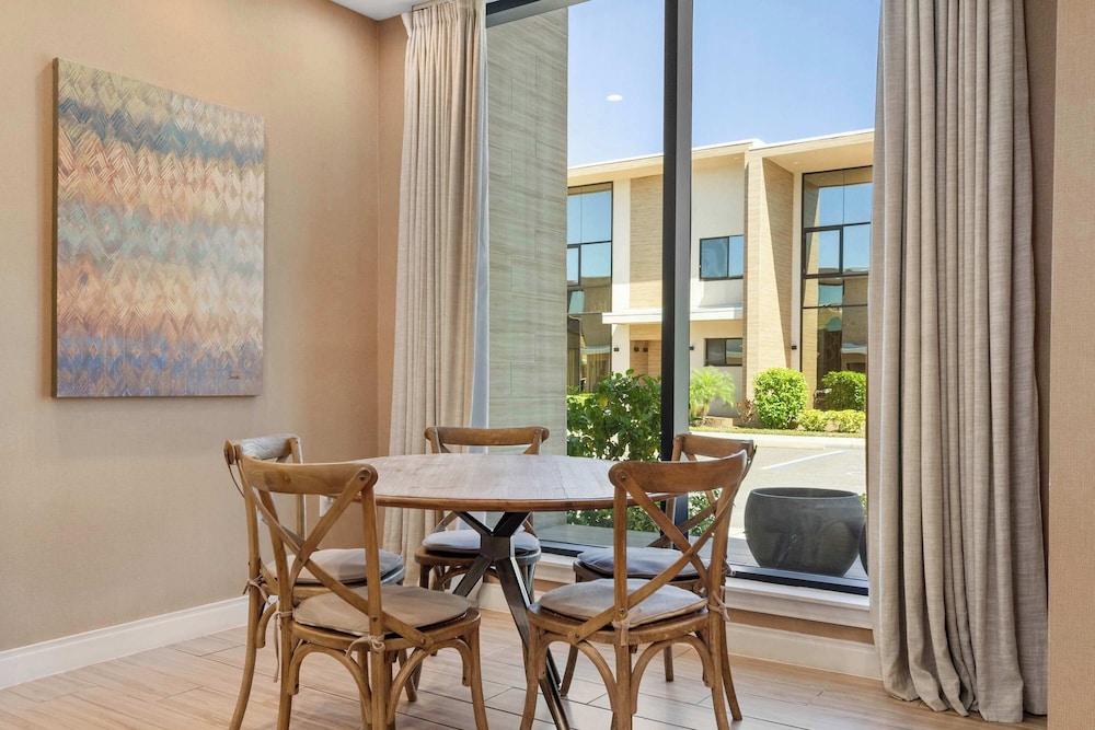 Chic Disney Villa Stunning Patio, Resort Amenities & Minutes From Parks
