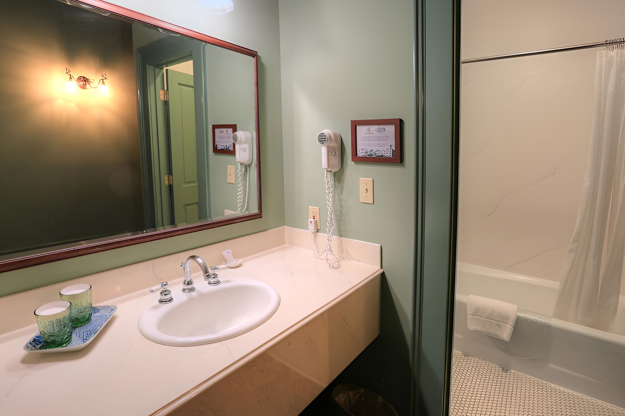 Daytona Beach Vacations - The Weinhard Hotel - Property Image 18