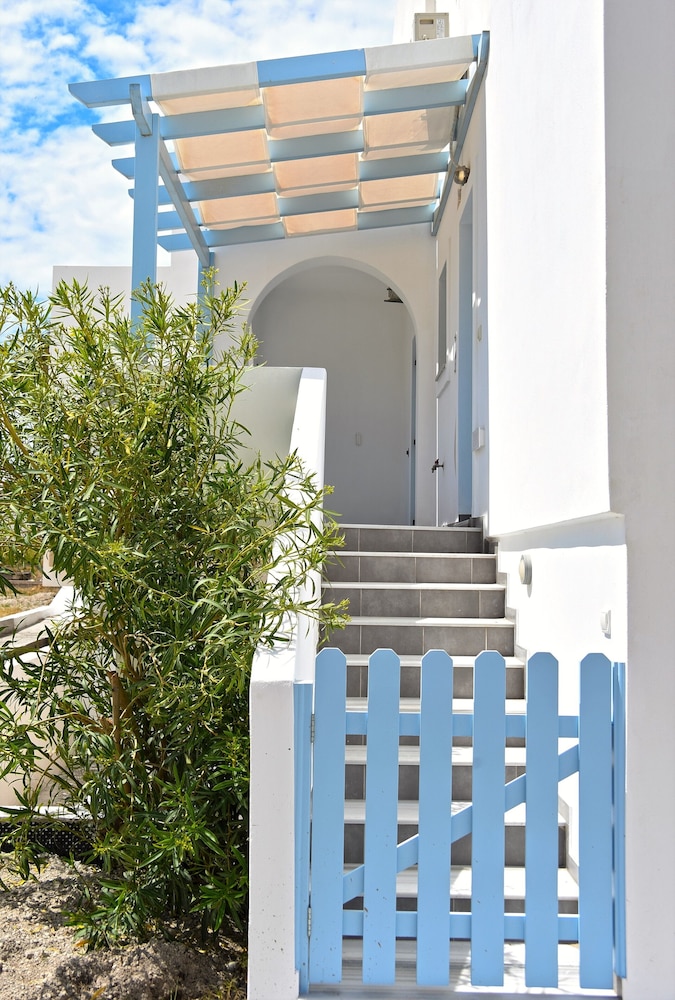 ADELPHI APARTMENTS