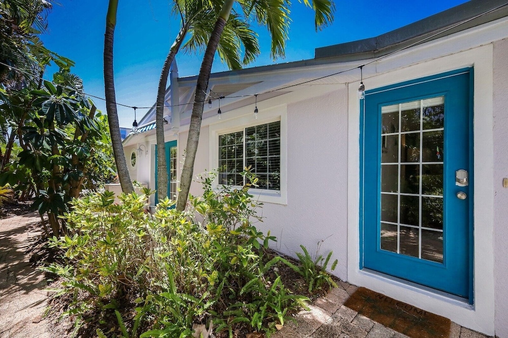 Paradise Palms 3 Bedroom Cottage