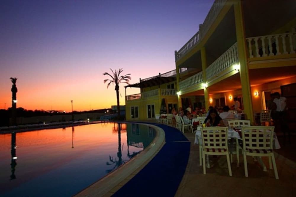 Stunning 4 Bedroom Private Villa - With Pool view 3