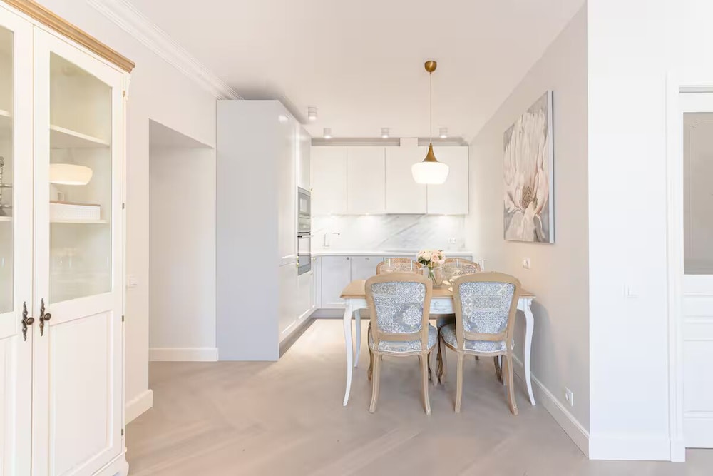 Toompea Castle 2 BR Old Town Apartment