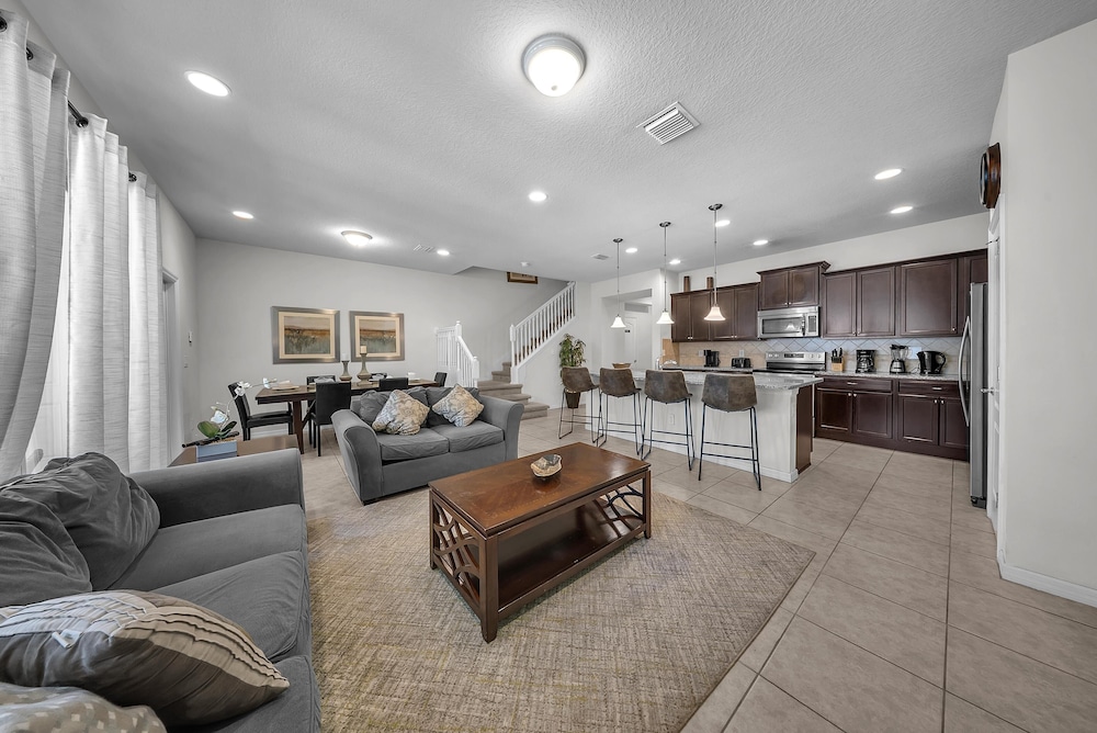 2027 MD - Windsor Westside Tranquil Haven