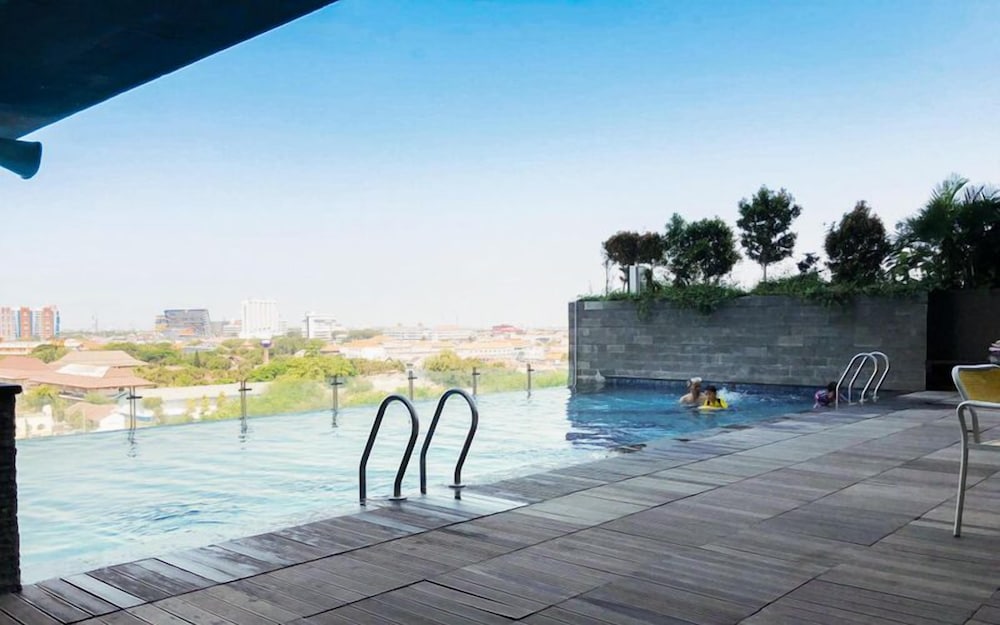 Best Price And Relaxing Studio (No Kitchen) At Tamansari Papilio Apartment