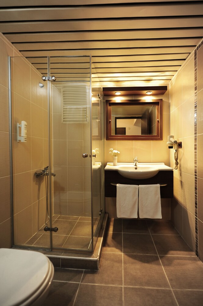 Üstün Otel Alsancak - Image 14