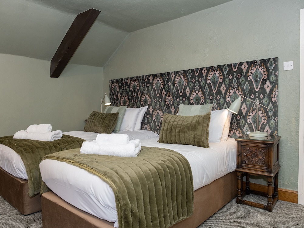 Watermouth Castle, Rhododendron Apartment