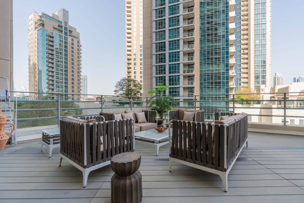 Stylish and Central 1 BD in Downtown Dubai
