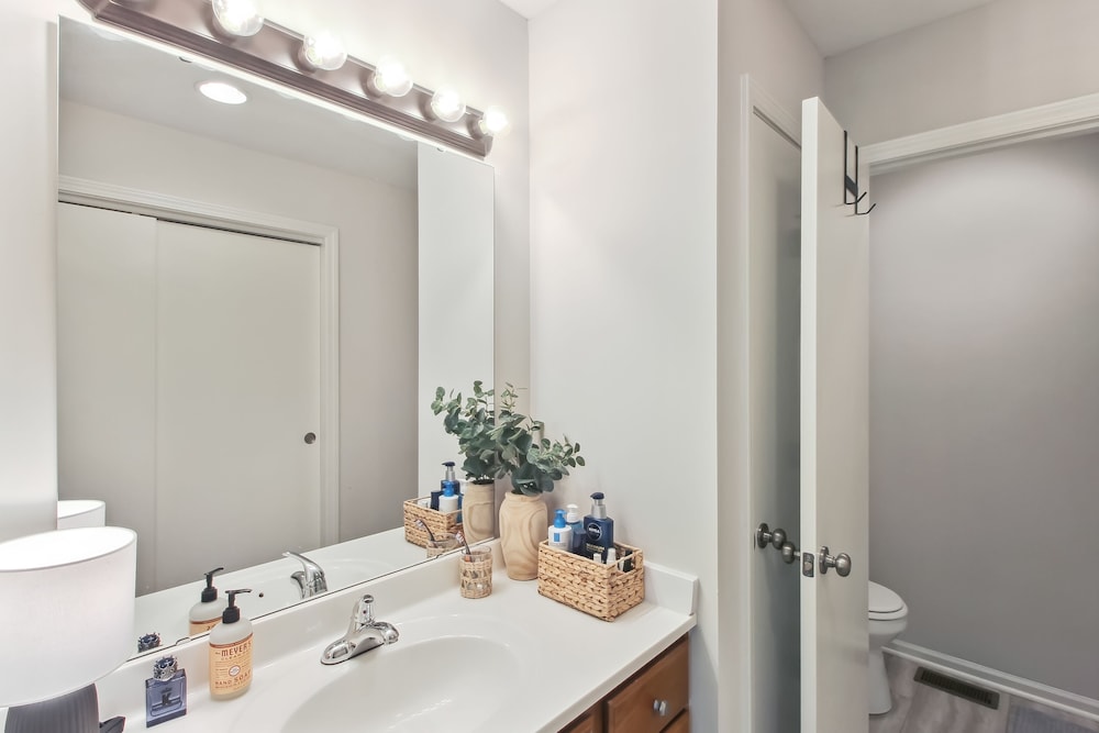 Overland Park Condo, Close to Lakes Parks! - Property Image 7