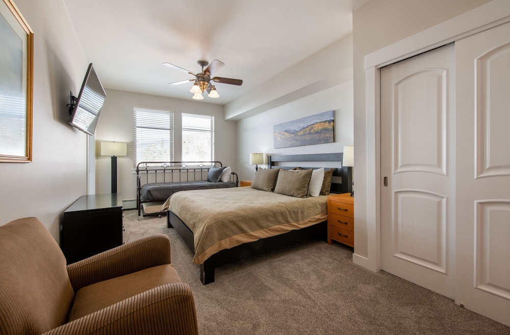 Winter Park CO Resort Lodging - Fraser Crossing/Founders Pointe