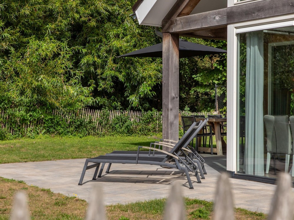 Modern Holiday Home Near Beach