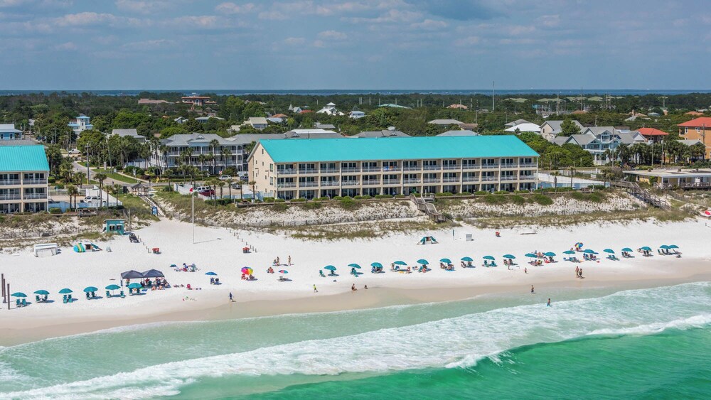 Crystal Sands 112b: Beachfront Condo With Front-row Gulf Views
