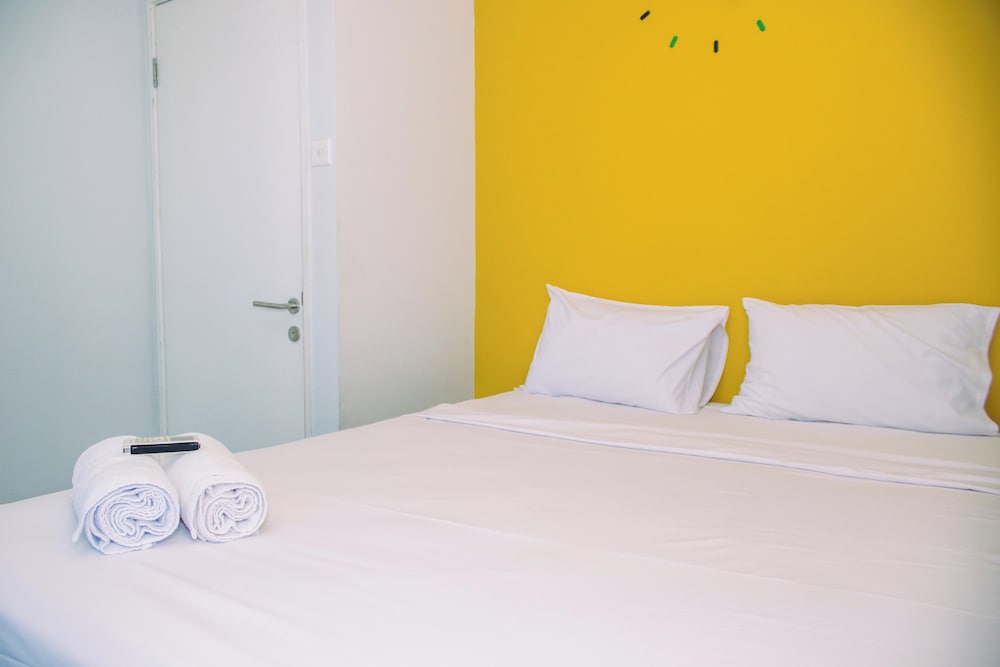 Cozy And Comfort 1Br With Walk In Closet At Pakubuwono Terrace Apartment