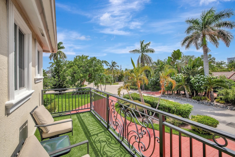 Beach Duplex 3br Manor with Heated Pool