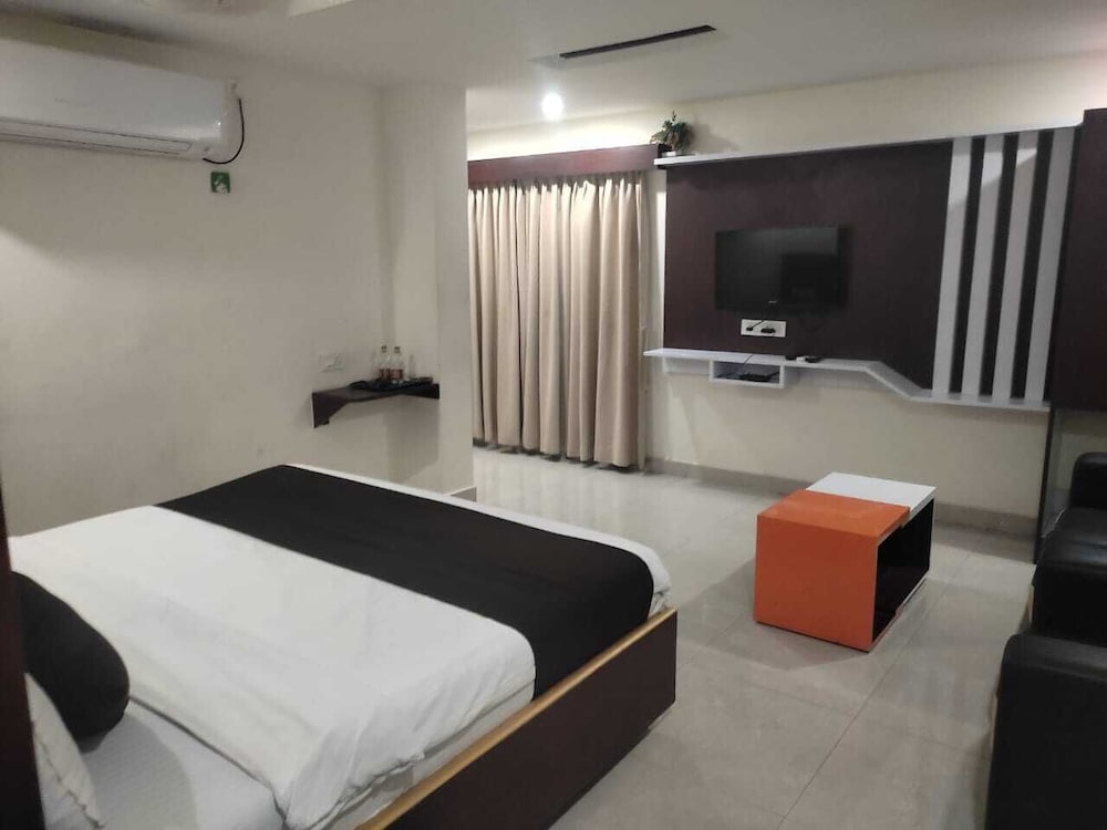 HOTEL NARMADA GRAND