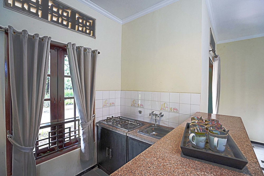 Royal Hotel and Villa Batu