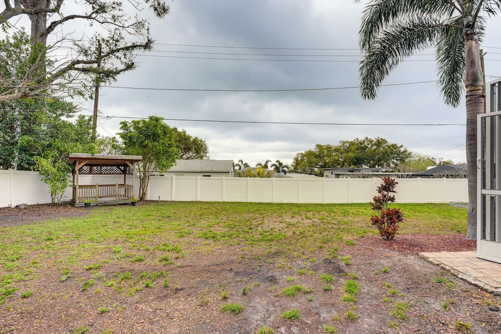 6 Mi to Legoland: Retreat w/ Pool & Fenced Yard