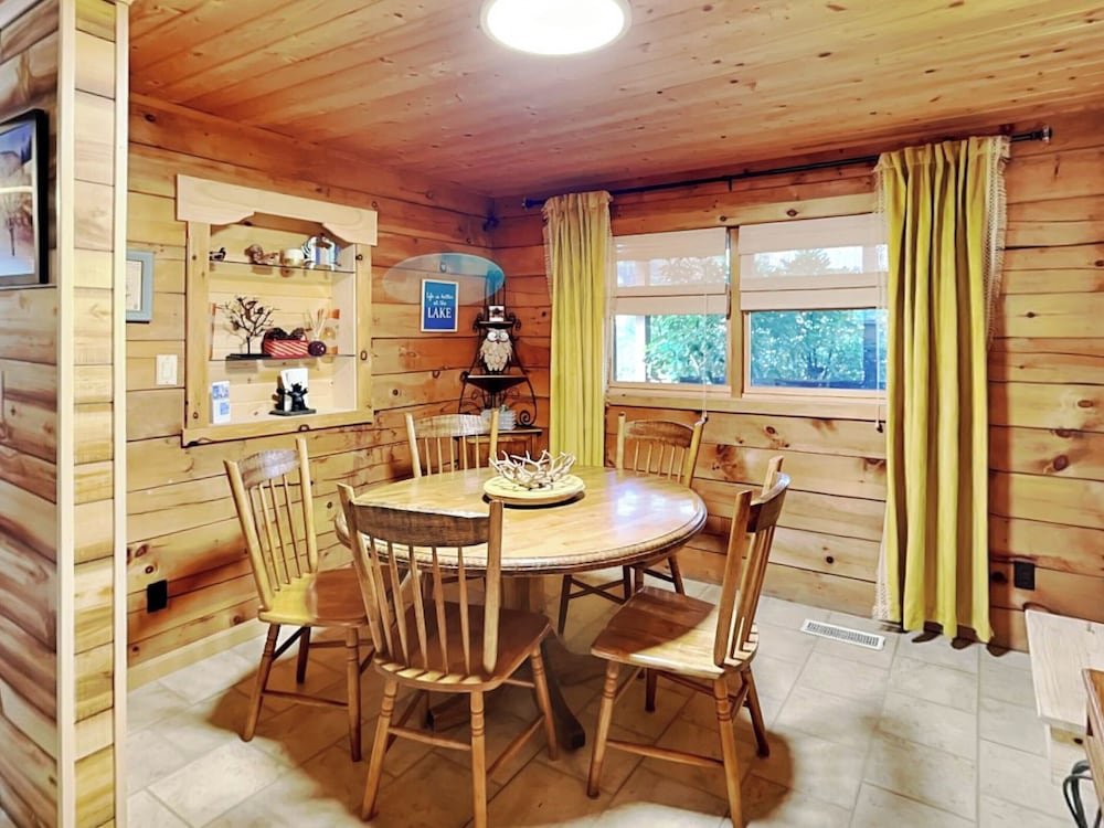 Cozy Cabin by Taylor Made Deep Creek