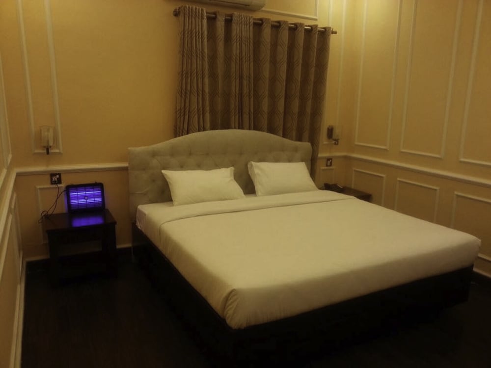 Riviera Guest House