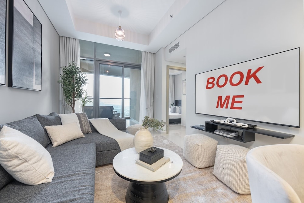 Stunning 2BR With Amazing Views in Business Bay