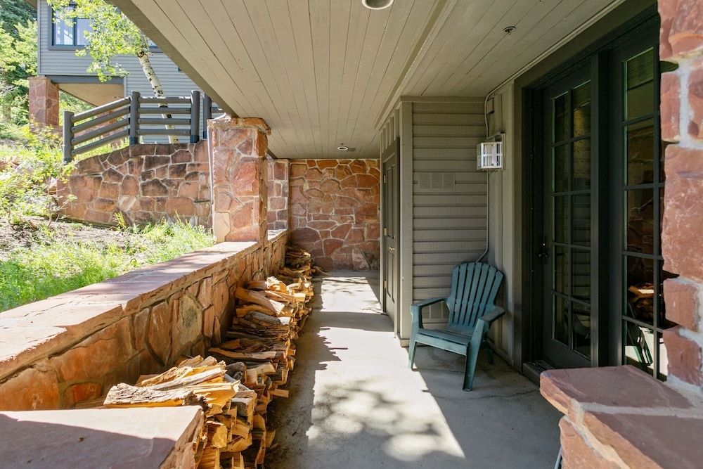 Stag Lodge at Deer Valley Resort - Four Bedroom Residence with Loft and Spa #29 4 Condo