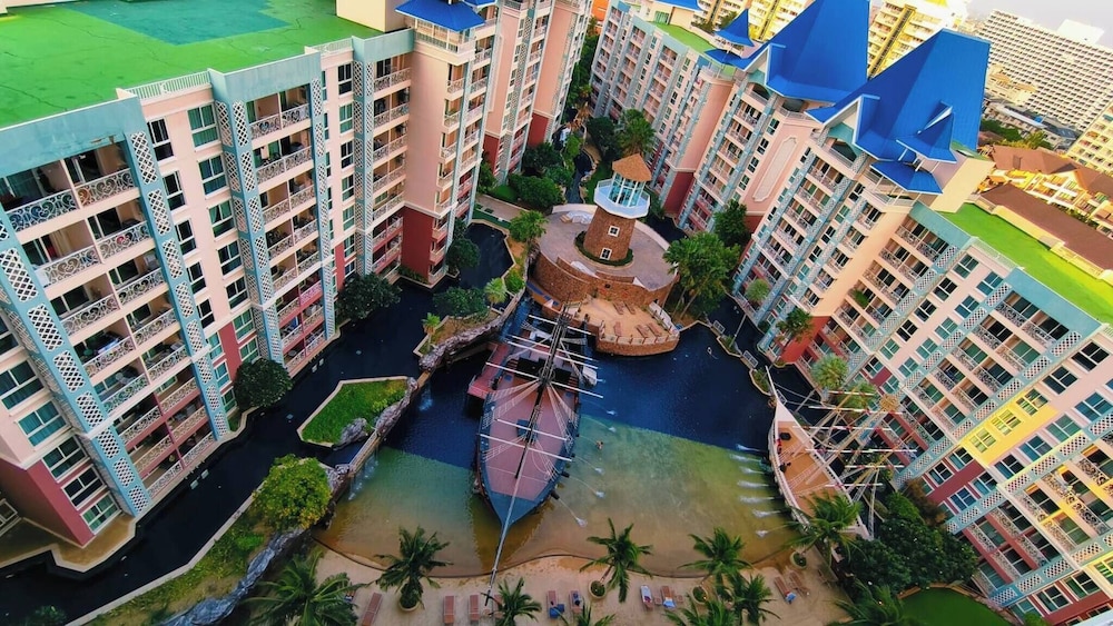 Luxury 2-bedroom Sea View Escape