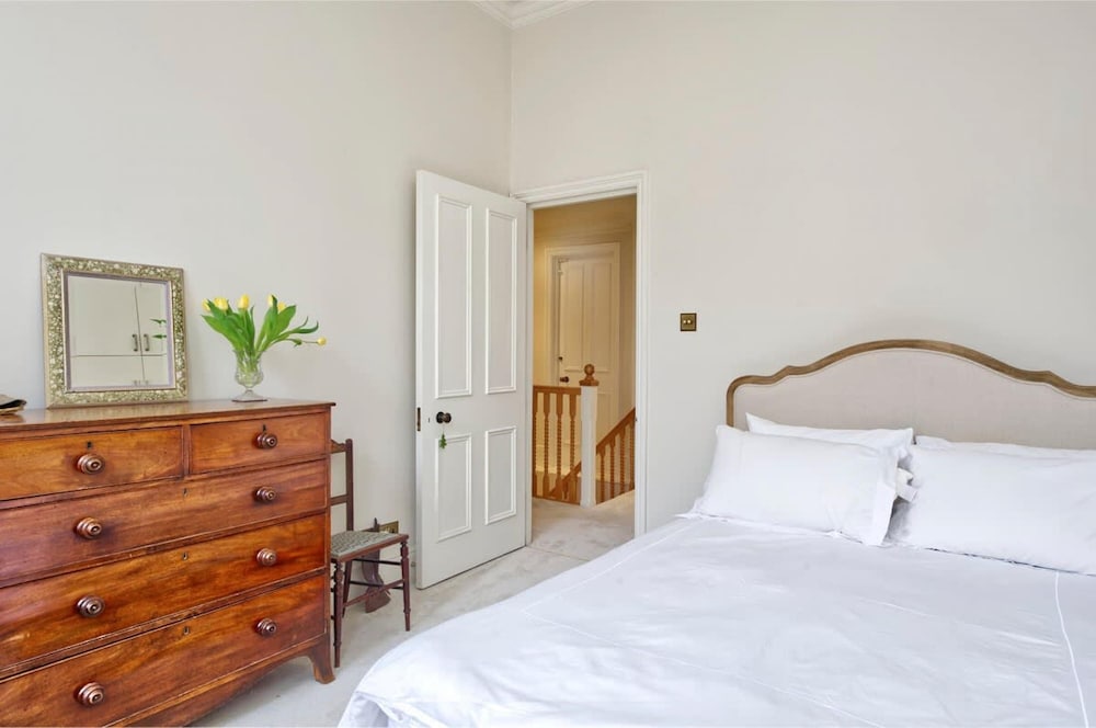 Grand 2 Bedroom Flat Kensington