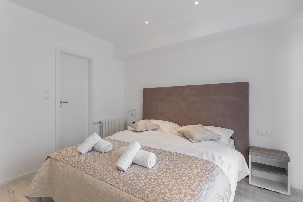 Pansion Casa view 3