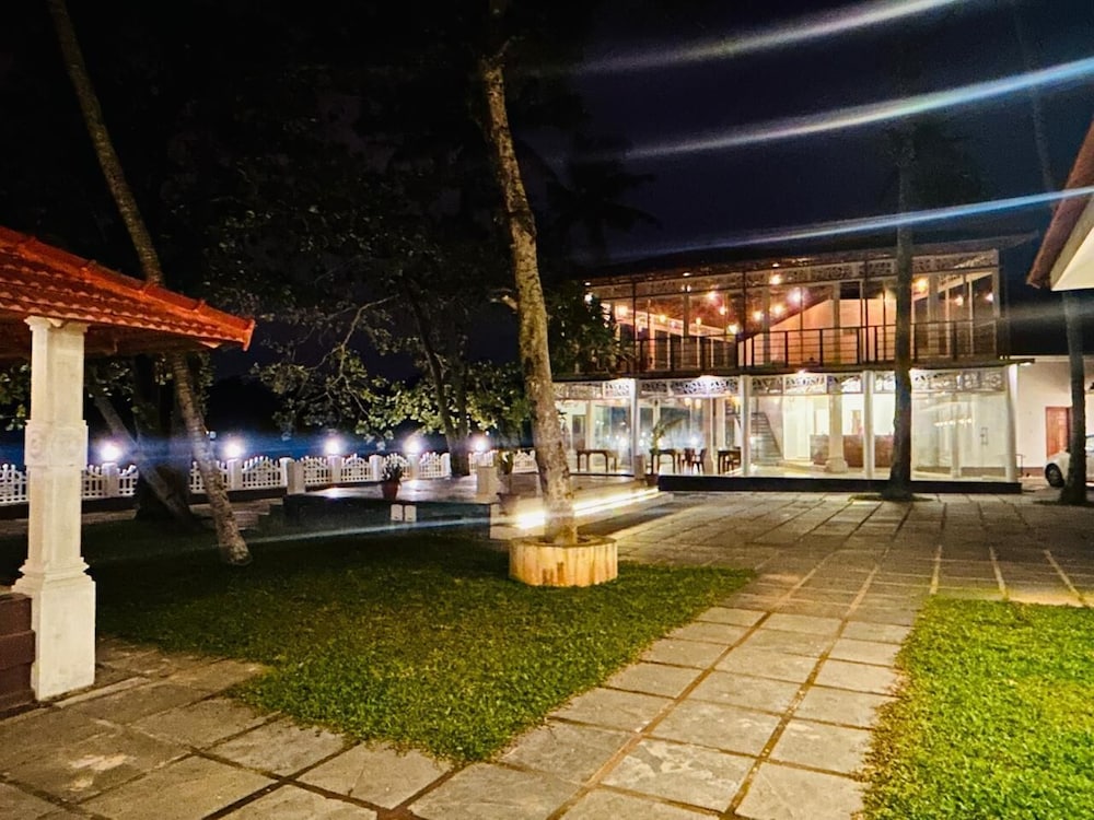LAVILLA LAKE RESORT AND RESTAURANT