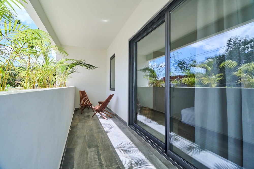 Modern Private Villa With Pools Terraces Sundeck